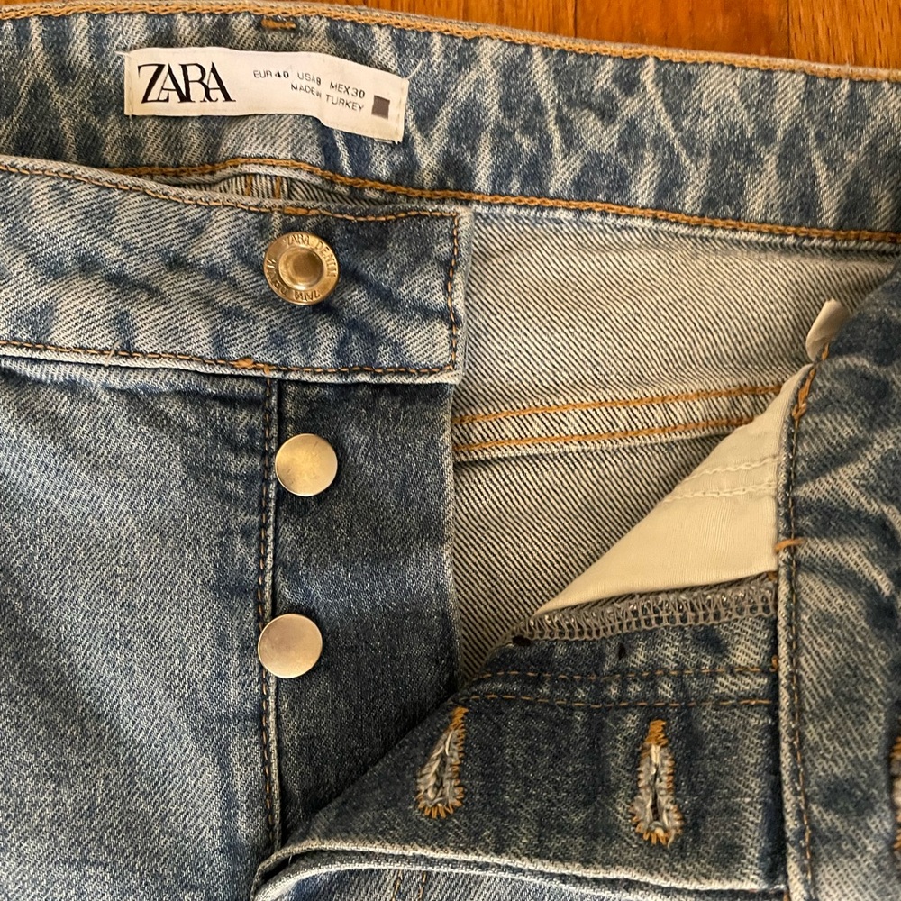Zara Light Wash Button-Fly Jeans